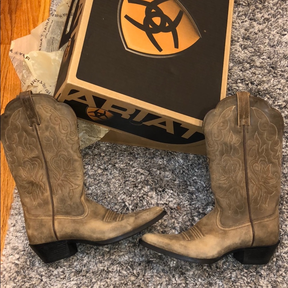 Ariat leather western cowboy boots